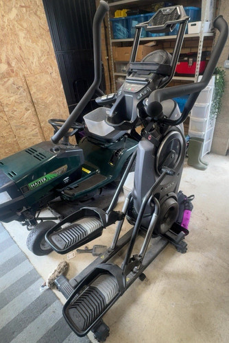 Bowflex max trainer - m8,